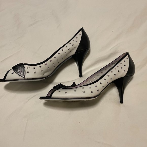 Black and White Almost New Elman Heels Size 40 - Picture 3 of 7